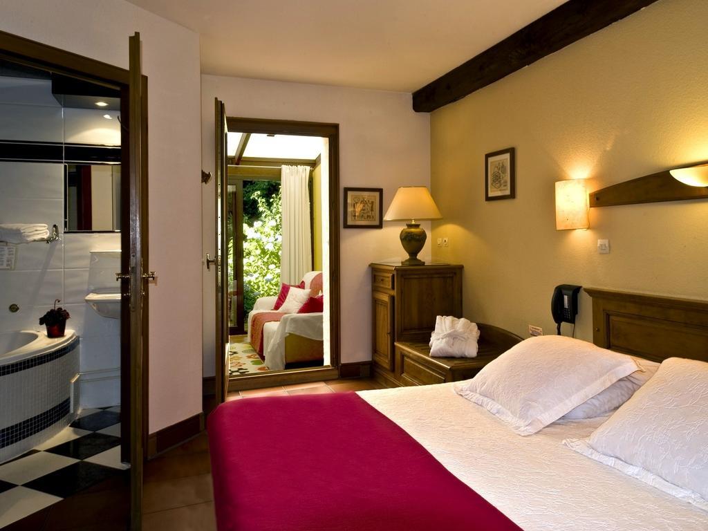 Le Chateau Du Landsberg Barr Room photo